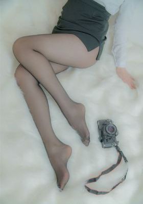 女大学生的沙龙室在线
