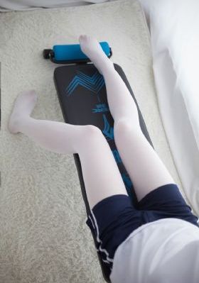 羞耻被脱小内内灌水
